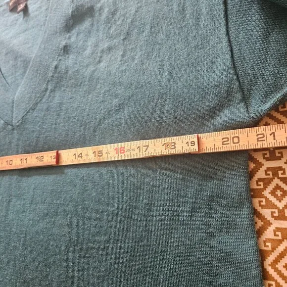 Banana Republic Women's V-Neck Sweater SZ Small 100% Merino Wool Green Preppy - Picture 13 of 14